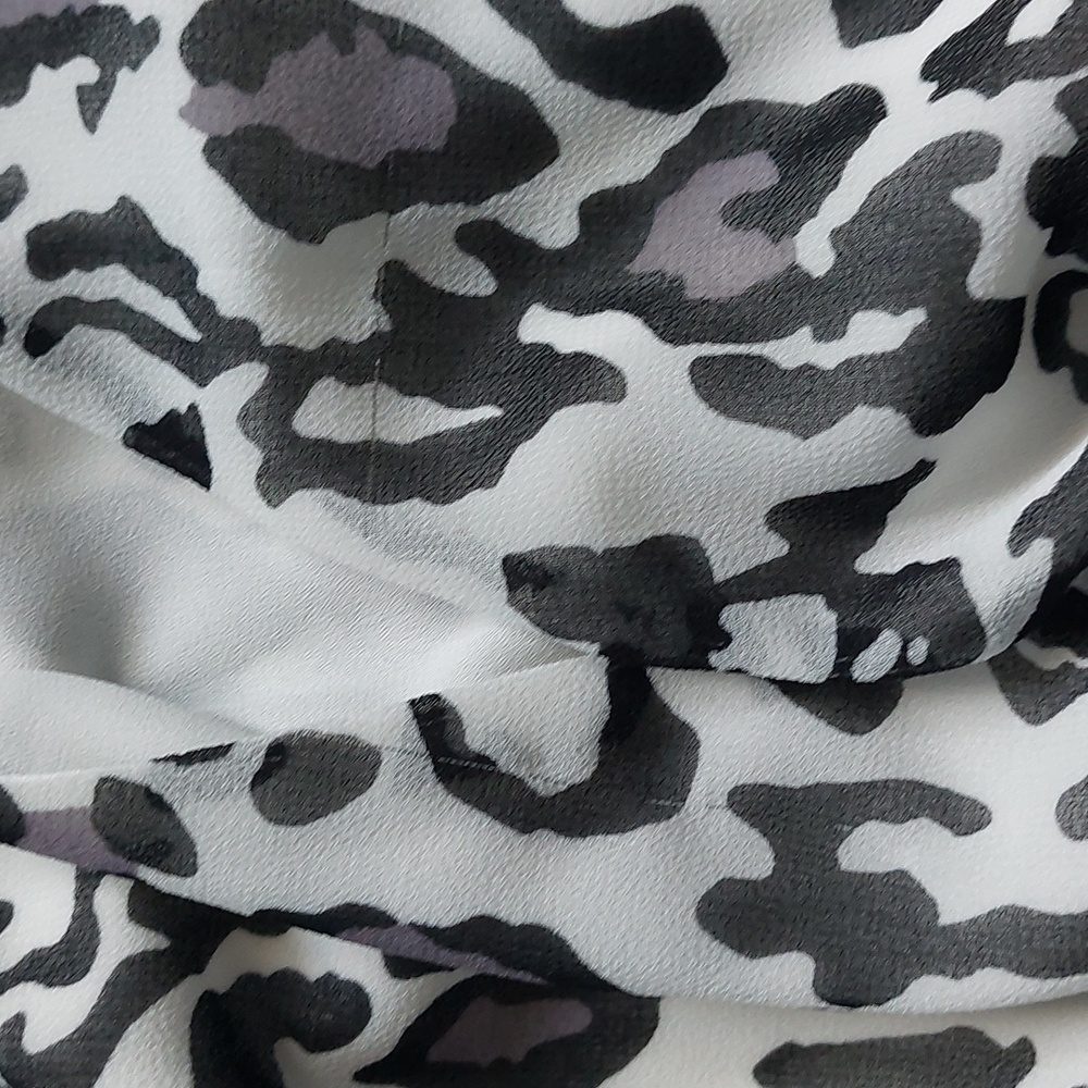 Elie Tahari Black and White Puff Sleeve Smocked Blouse Wimens Size M - Picture 6 of 13